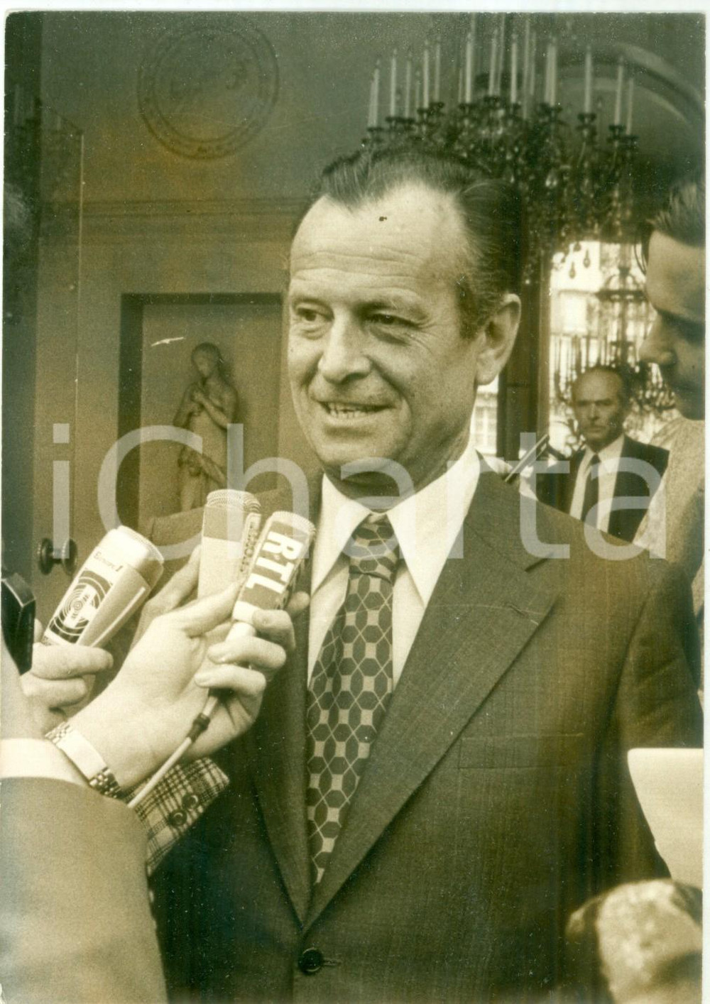 Fotografia d epoca originale 1974 PARIS Jean LECANUET risponde ai giornalisti all ELISEO Fotografia 1