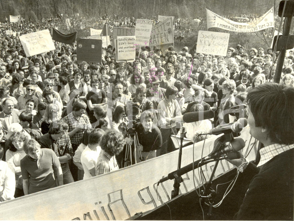 Fotografia d epoca originale 1975 ca WYHL D Folla alla Manifestazione contro Centrale NUCLEARE Fotografia 1