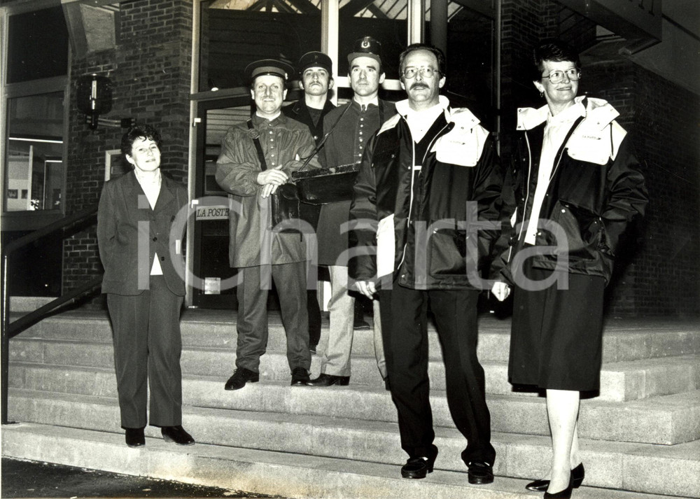 Fotografia d epoca originale 1988 OSTHEIM F Postini posano con le nuove divise Fotografia 1