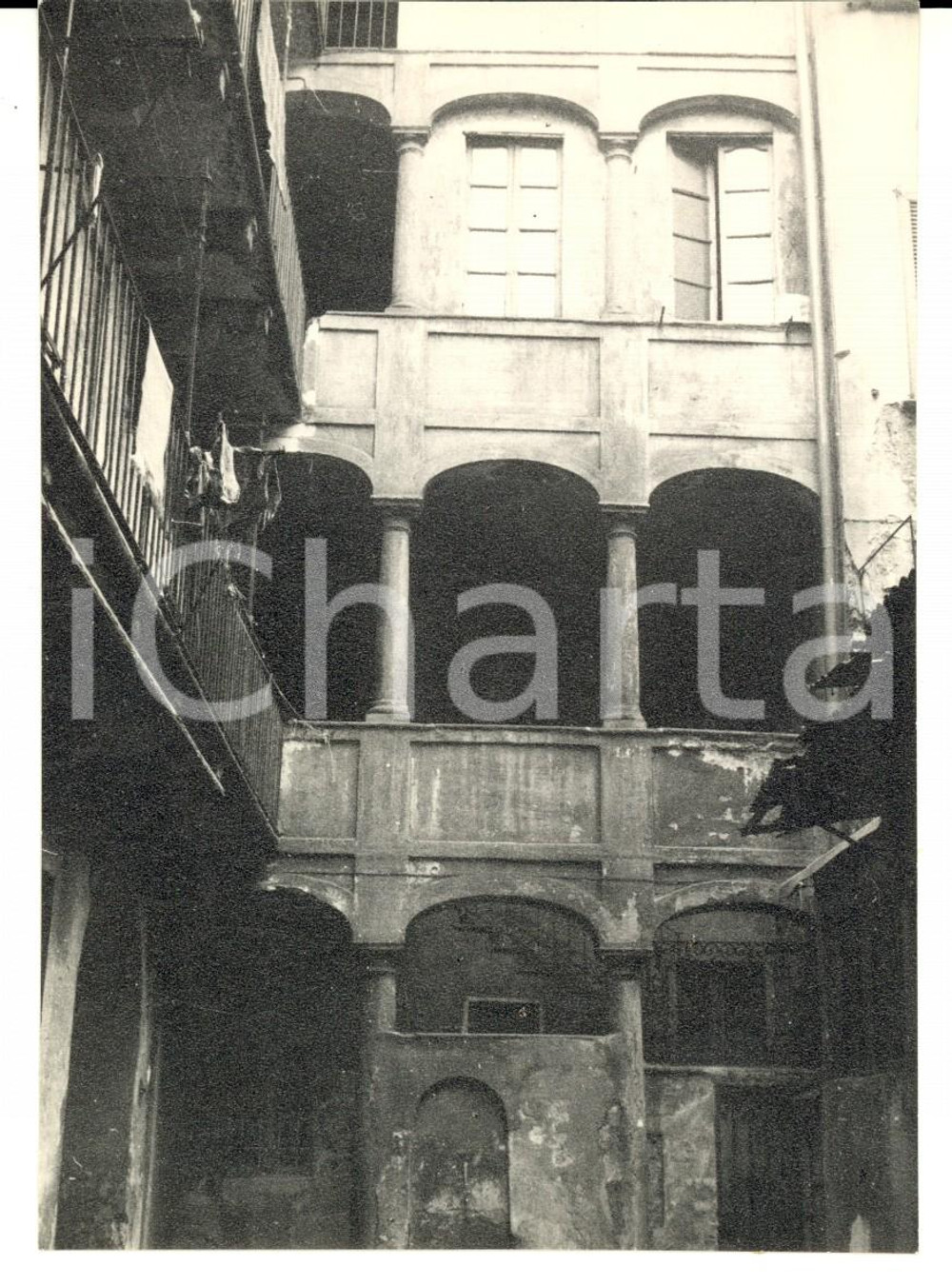 Fotografia d epoca originale 1956 MILANO Veduta di un palazzo storico in via TIVOLI Foto ARTISTICA 1
