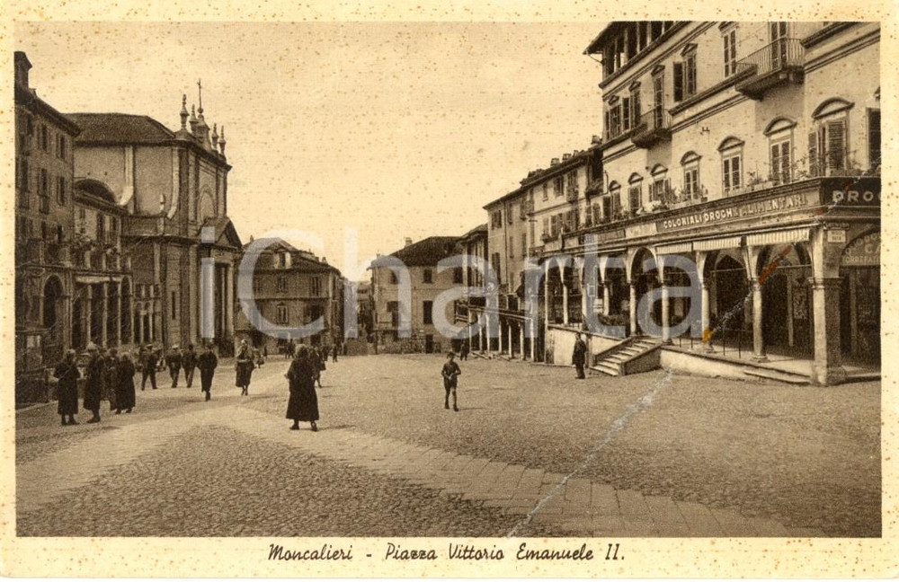 Cartolina originale da collezione 1940 ca MONCALIERI TO Piazza VITTORIO EMANUELE II ANIMATA DANNEGGIATA FP VG 1