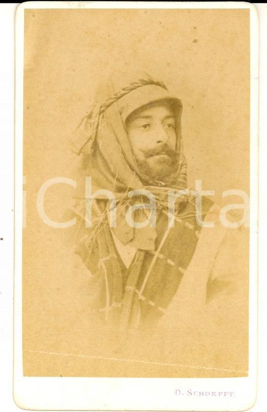 Fotografia d epoca originale 1880 ca IL CAIRO Ritratto di europeo con abbigliamento beduino FOTO SCHOEFFT CDV 1