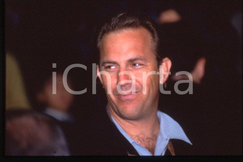 Fotografia d epoca originale Kevin COSTNER  MILANO 1993  Ritratto 35 mm vintage slide 6 1