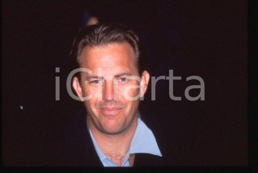 Fotografia d epoca originale Kevin COSTNER  MILANO 1993  Ritratto 35 mm vintage slide 7 1