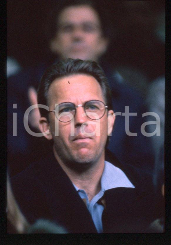 Fotografia d epoca originale Kevin COSTNER  MILANO 1993  Ritratto 35 mm vintage slide 8 1