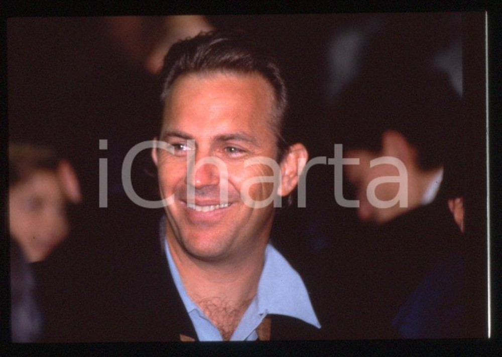 Fotografia d epoca originale Kevin COSTNER  MILANO 1993  Ritratto 35 mm vintage slide 9 1