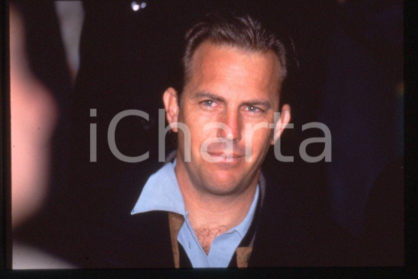 Fotografia d epoca originale Kevin COSTNER  MILANO 1993  Ritratto 35 mm vintage slide 10 1