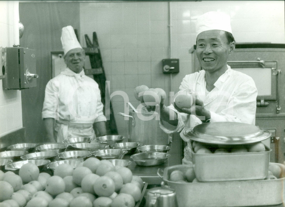 Fotografia d epoca originale 1966 MIDDLESBROUGH Mondiali ITALIA  COREA Cuoco coreano Kem HIRO Fotografia 1