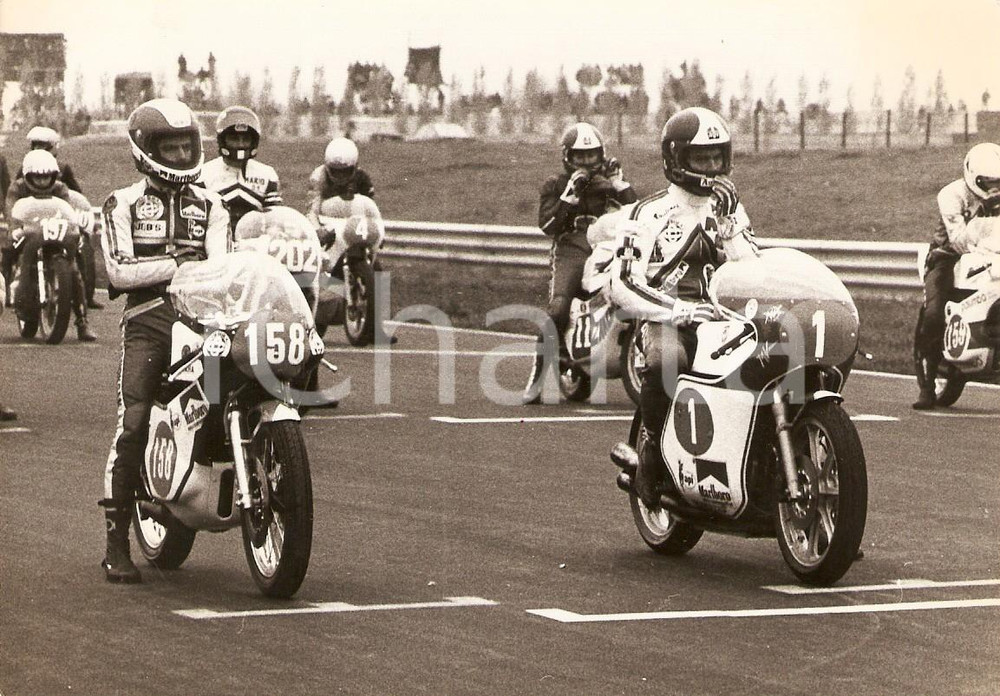 Fotografia d epoca originale 1976 MOTO GP Felice e Giacomo AGOSTINI in pole position Fotografia 1