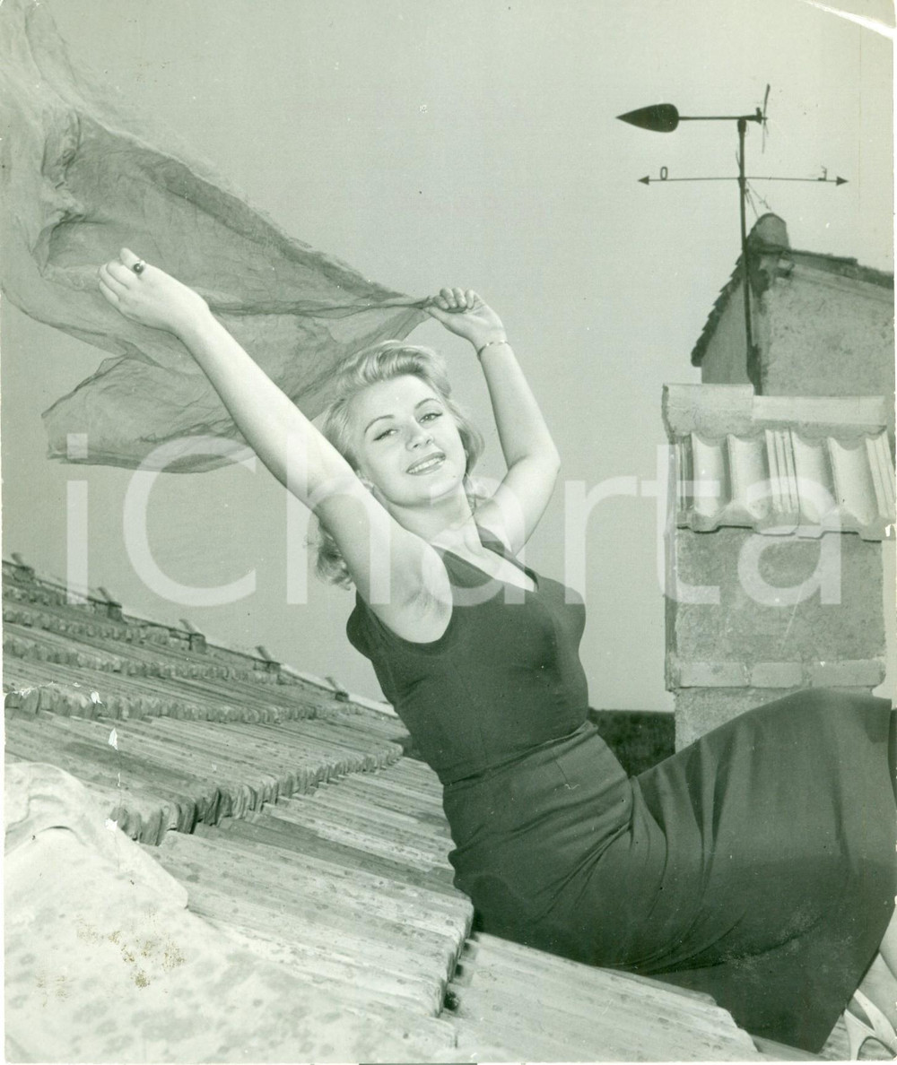 Fotografia d epoca originale 1954 ROMA Mara BERNI protagonista del film Accadde al commissariato DANNEGGIATA 1