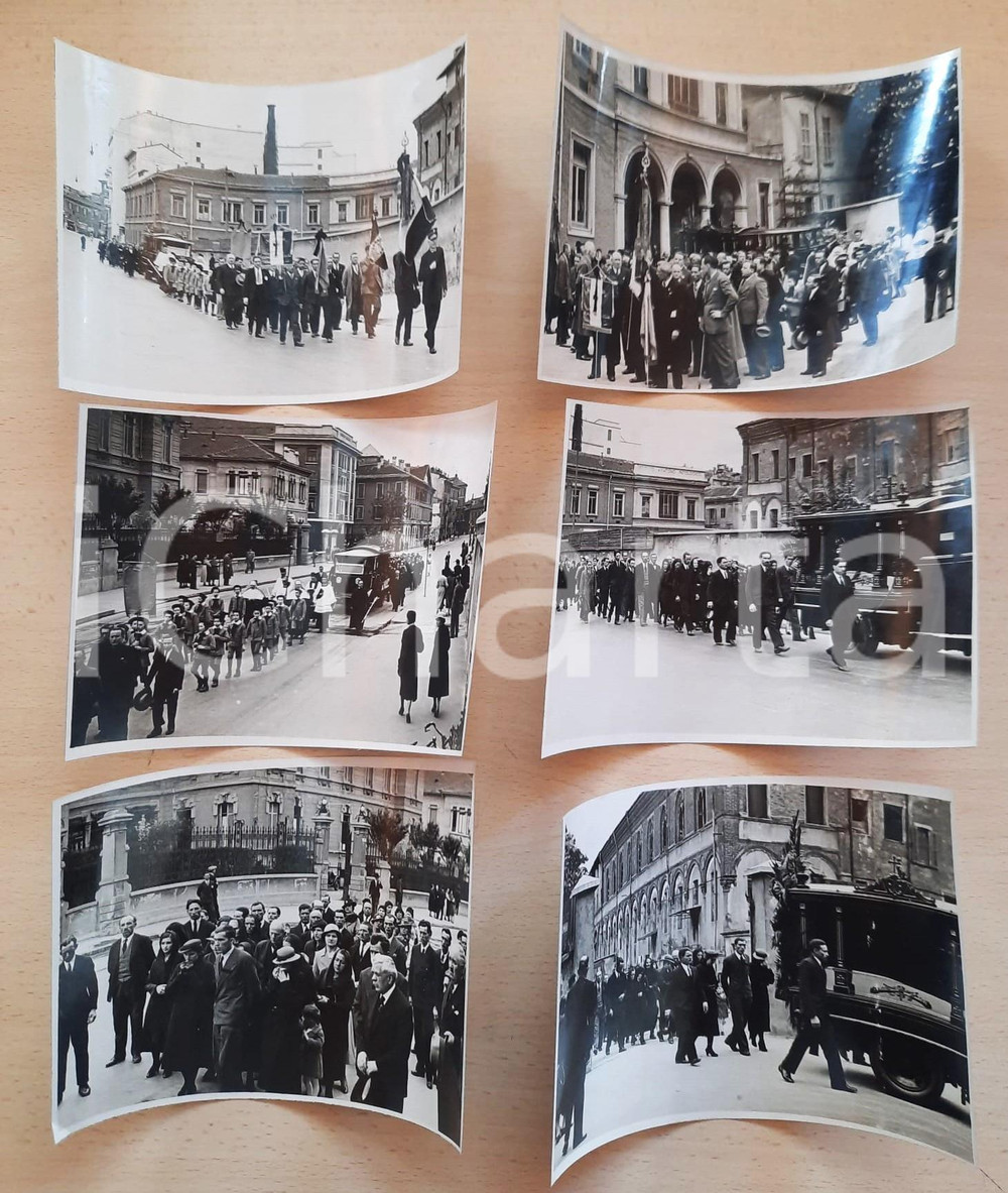Fotografia d epoca originale 1950 ca MILANO Via Sforza / Policlinico  Corteo funebre Lotto 6 foto 1