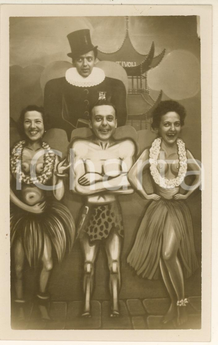 Fotografia d epoca originale 1930 ca COSTUME ITALIA Ballerini etnici  Fotomontaggio cartolina CURIOSO 1
