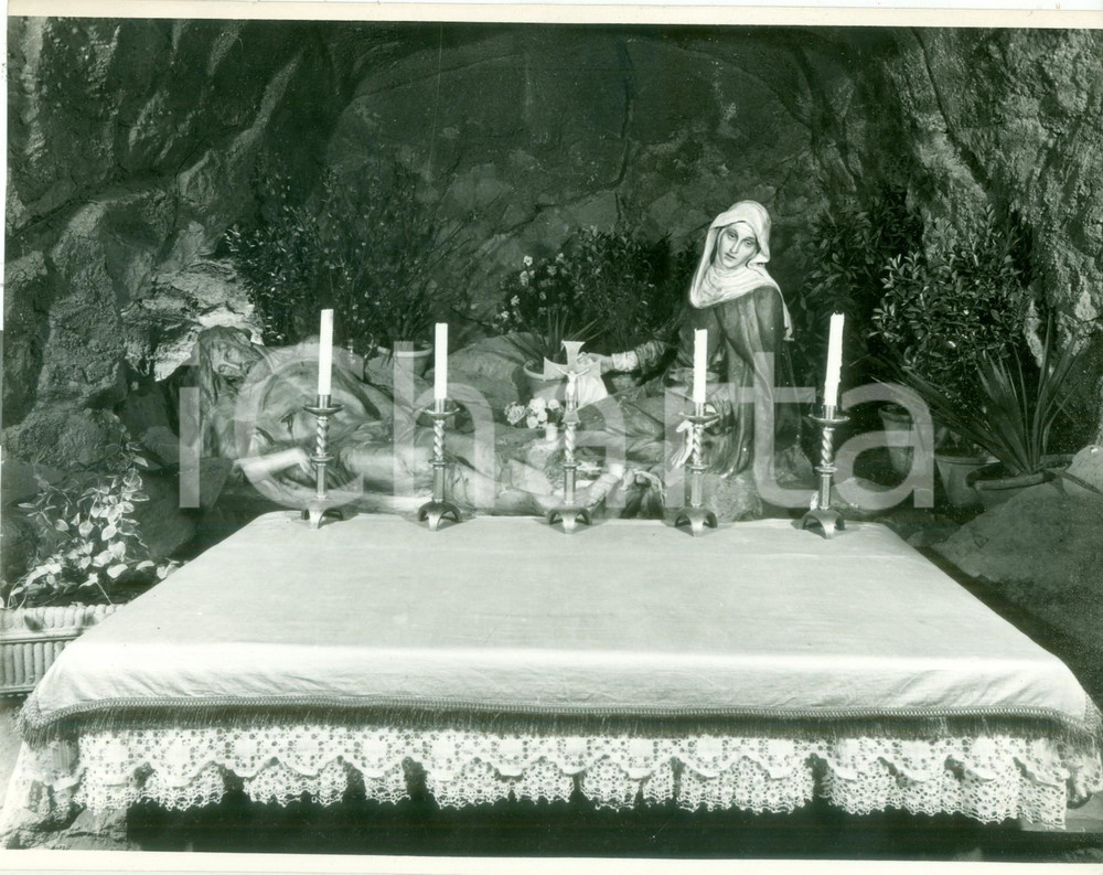 Fotografia d epoca originale 1955 ca ROMA Grotta PietÃ  al Santuario del DIVINO AMORE Fotografia 1
