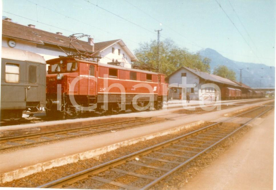 Fotografia d epoca originale 1975 ca AUSTRIA Oesterreichische Bundesbahnen Locomotiva 167023 Fotografia 1