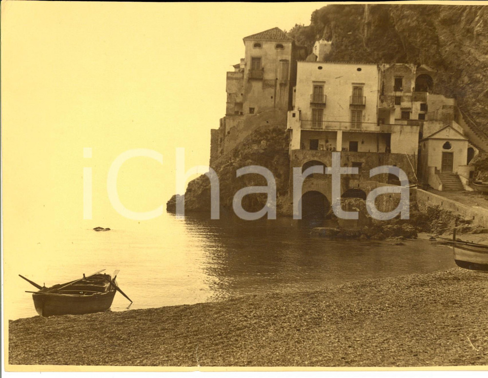 Fotografia d epoca originale 1960 ca AREA FRANCESE Villaggio e chiesetta sulla spiaggia Foto 22x16 cm 1