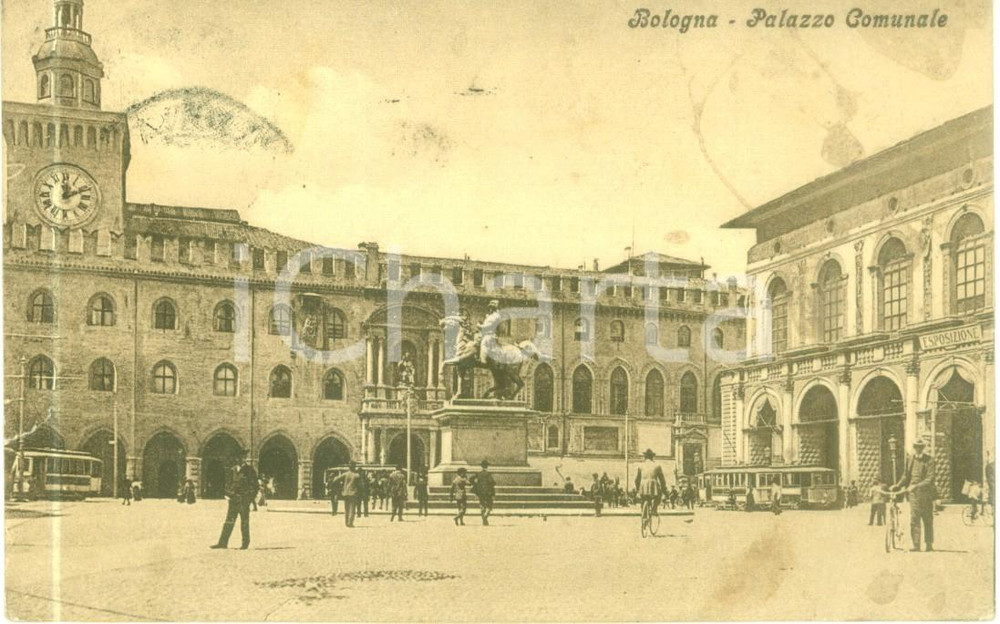 1912 BOLOGNA Palazzo Comunale Passanti e filobus *Cartolina FP VG