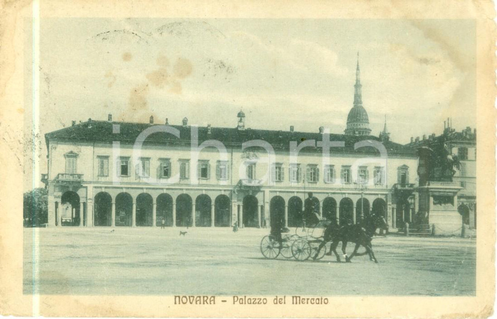 Cartolina originale da collezione 1919 NOVARA Calesse al Palazzo del Mercato Cartolina DANNEGGIATA FP VG 1