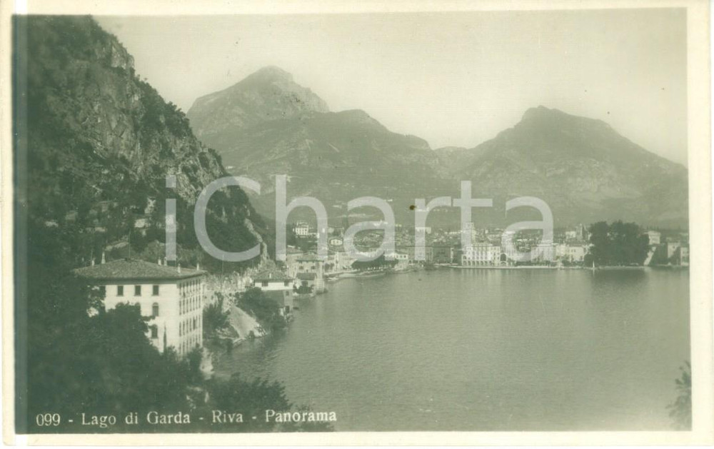 Cartolina originale da collezione 1930 ca RIVA DEL GARDA BS Panorama del paese e del lago Cartolina FP NV 1