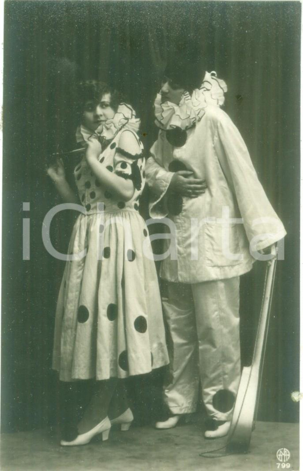 Cartolina originale da collezione 1927 IL CIRCO Due clown in costume durante uno spettacolo Cartolina FP NV 1