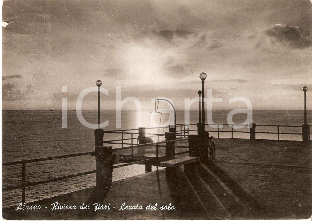 1953 ALASSIO (SV) Alba vista dal molo *Cartolina FG VG