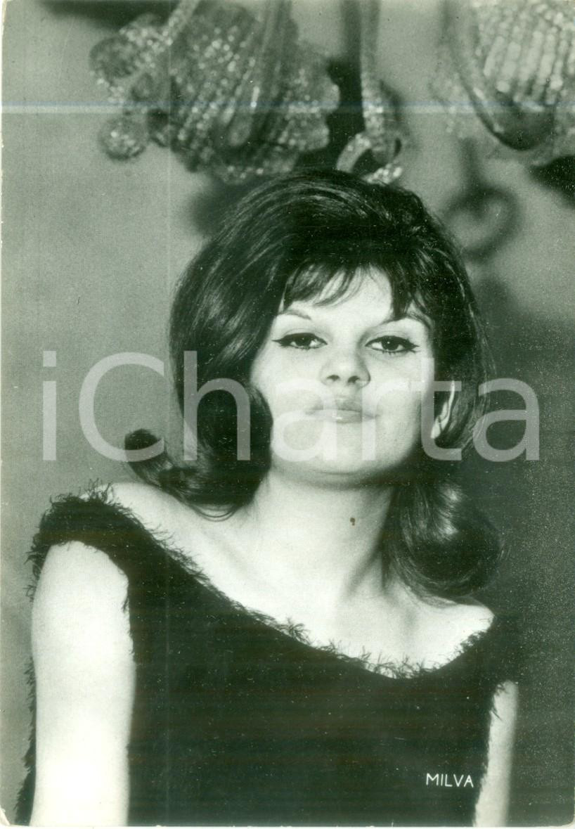 Cartolina originale da collezione 1965 ca MUSICA Cantante MILVA in abito scollato Cartolina FG NV 1