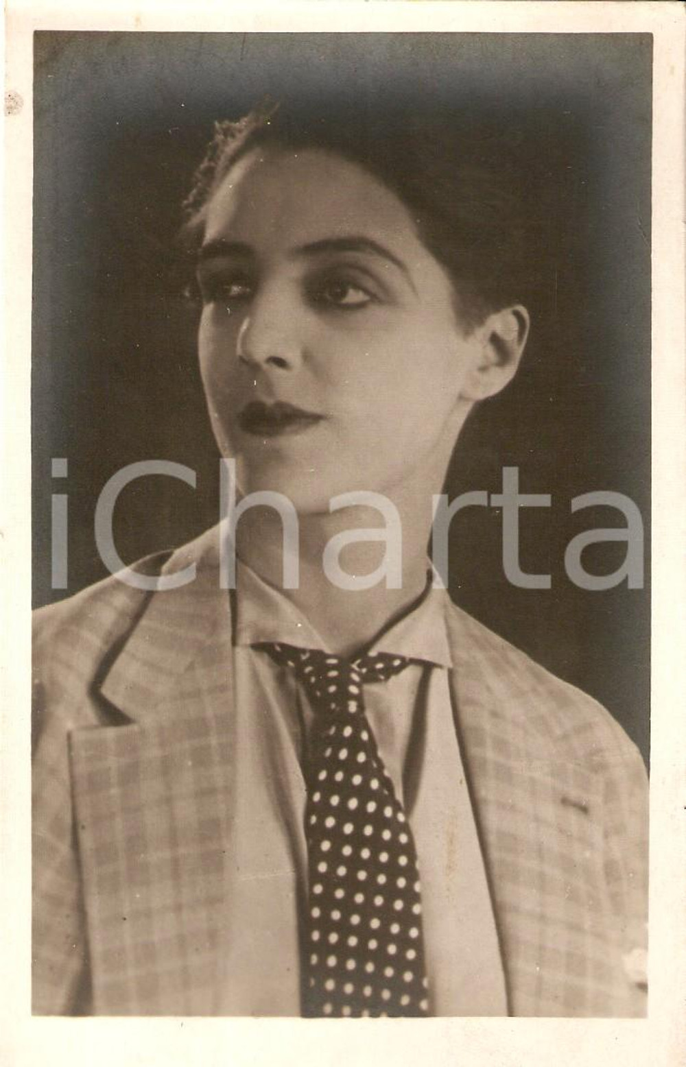 Cartolina originale da collezione 1940 ca MODA Donna in abiti maschili TOMBOY Cartolina FP NV 1