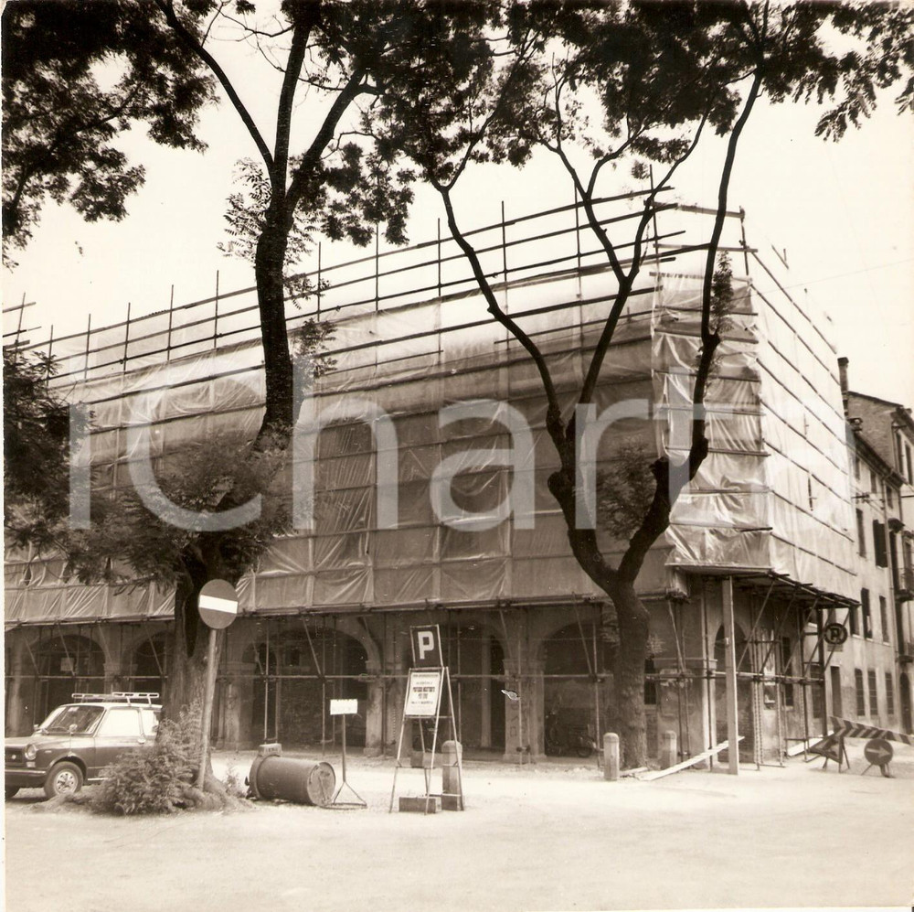Fotografia d epoca originale 1977 PADOVA Restauro di un palazzo in centro Foto 18x18 cm 1