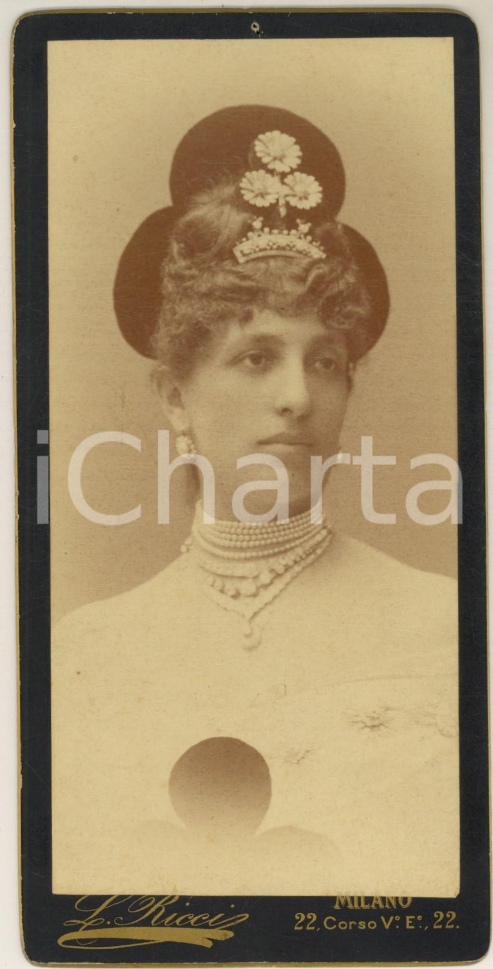 Fotografia d epoca originale 1890 ca MILANO Donna con diadema a fiori  Ritratto Foto L. RICCI 10x21 cm 1