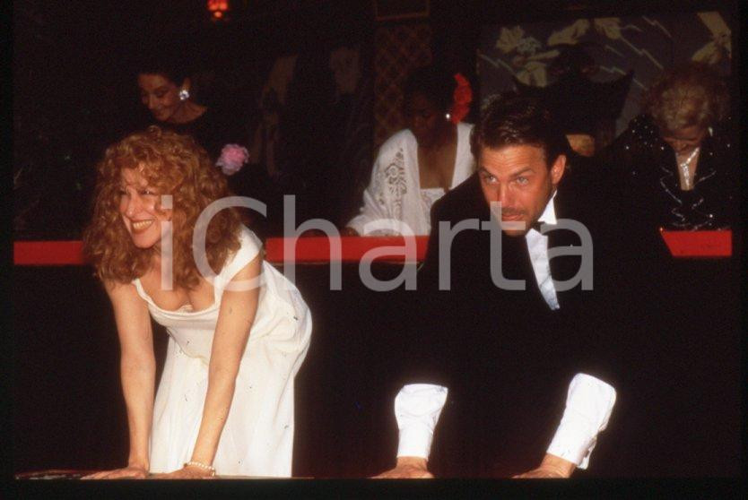 Fotografia d epoca originale Bette MIDLER Kevin COSTNER DisneyMGM Studios 1989 35 mm vintage slide 1 1