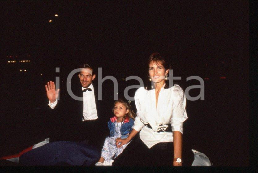 Fotografia d epoca originale Kevin COSTNER and familiy  DisneyMGM Studios 1989 35 mm vintage slide 1 1