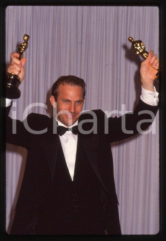 Fotografia d epoca originale Kevin COSTNER winner  63rd Annual Academy Awards 1991 35mm vintage slide 3 1