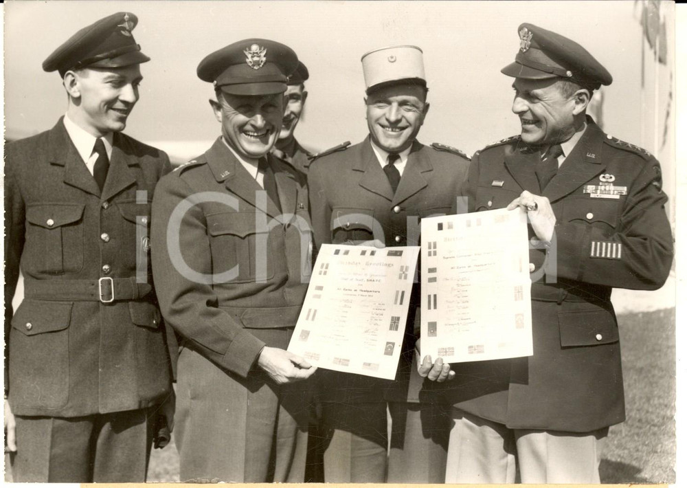 Fotografia d epoca originale 1953 FONTAINEBLEAU Birthday greetings to Matthew RIDGWAY and Alfred GRUENTHER 1