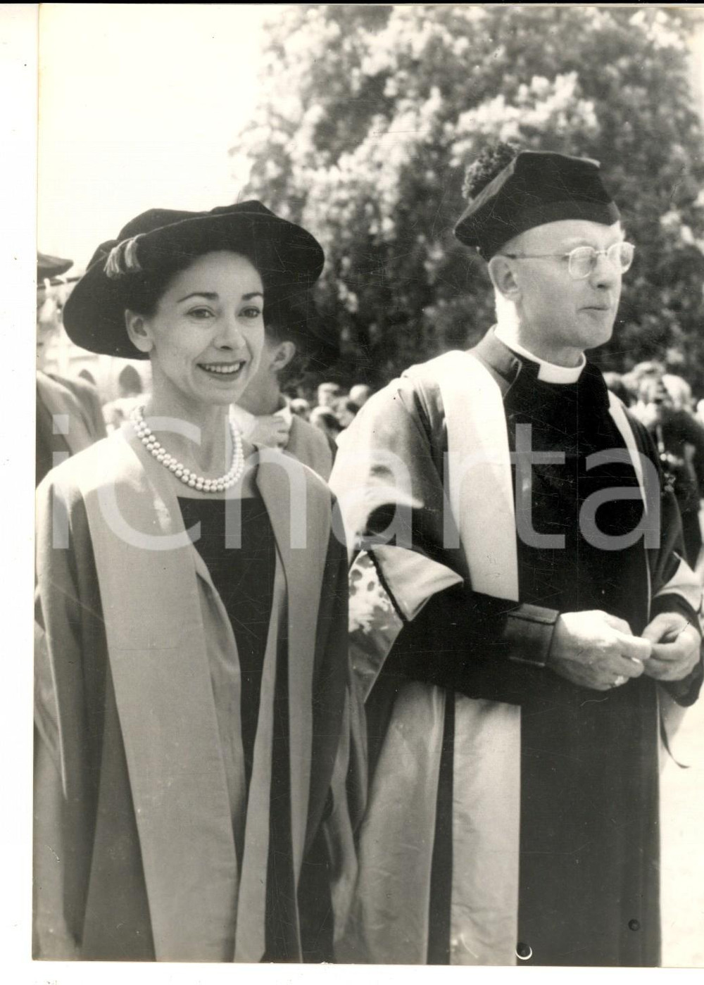 Fotografia d epoca originale 1962 LONDON Frederick Donald COGGAN alla laurea honoris causa di Margot FONTEYN 1