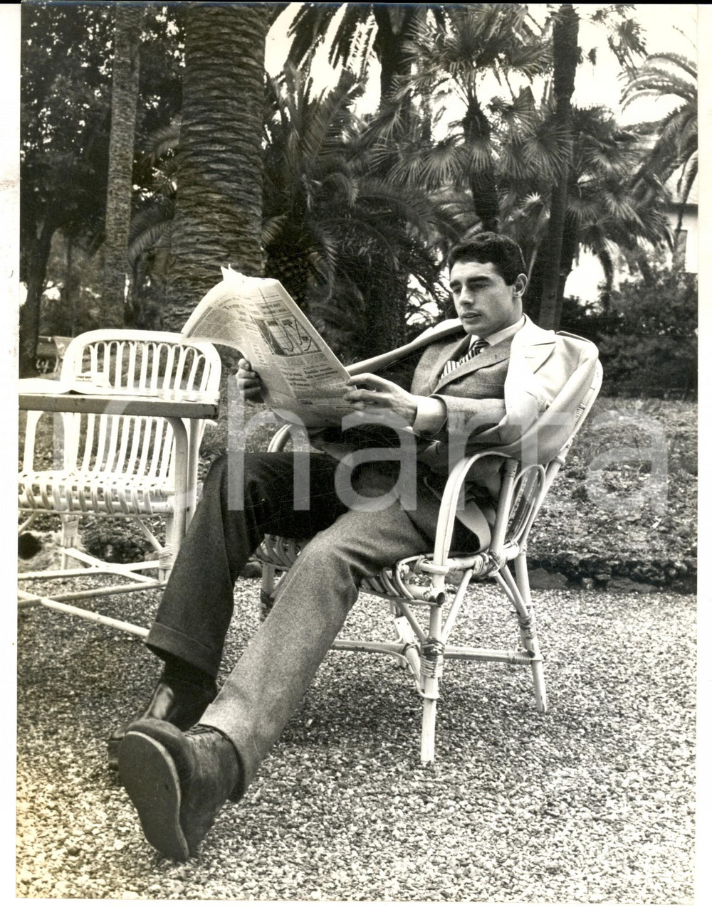 Fotografia d epoca originale 1966 GENOVA NERVI Calciatore del MILAN Bruno MORA in convalescenza Foto 18x24 1