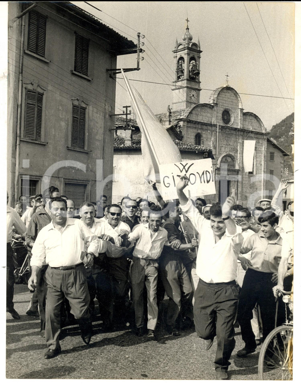 Fotografia d epoca originale 1965 SEDRINA Festa per la vittoria di Felice GIMONDI al TOUR DE FRANCE Foto 1