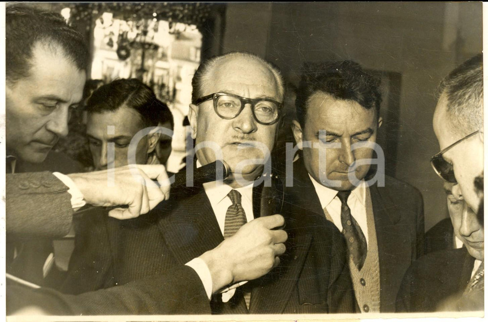 Fotografia d epoca originale 1957 PARIS Nuovo premier incaricato Guy MOLLET incontra la stampa Foto 18x13 1