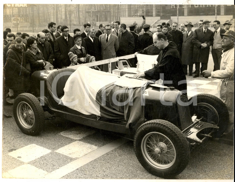 Fotografia d epoca originale 1963 MONZA FORMULA JUNIOR Cerimonia in ricordo di John KENNEDY Foto 24x18 1