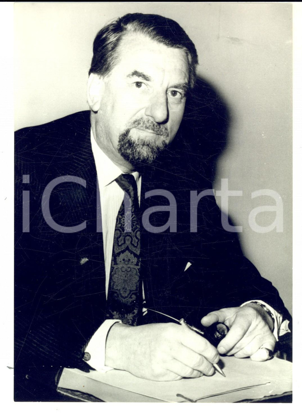 Fotografia d epoca originale 1966 LONDON Ritratto di Evelyn SHUCKBURGH ambasciatore in Italia Foto 13x18 1