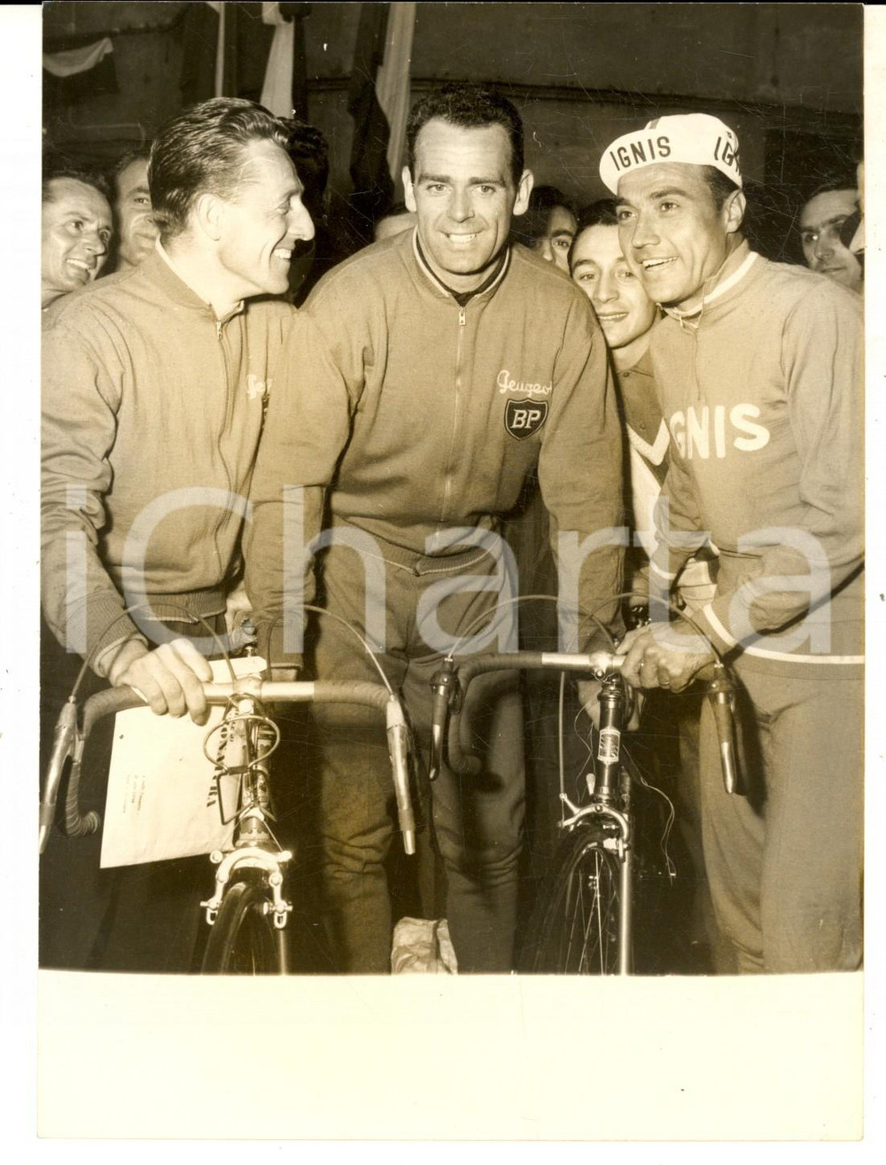 Fotografia d epoca originale 1959 CICLISMO MILANOSANREMO Punzonatura  Fred DE BRUYNE Miguel POBLET Foto 1