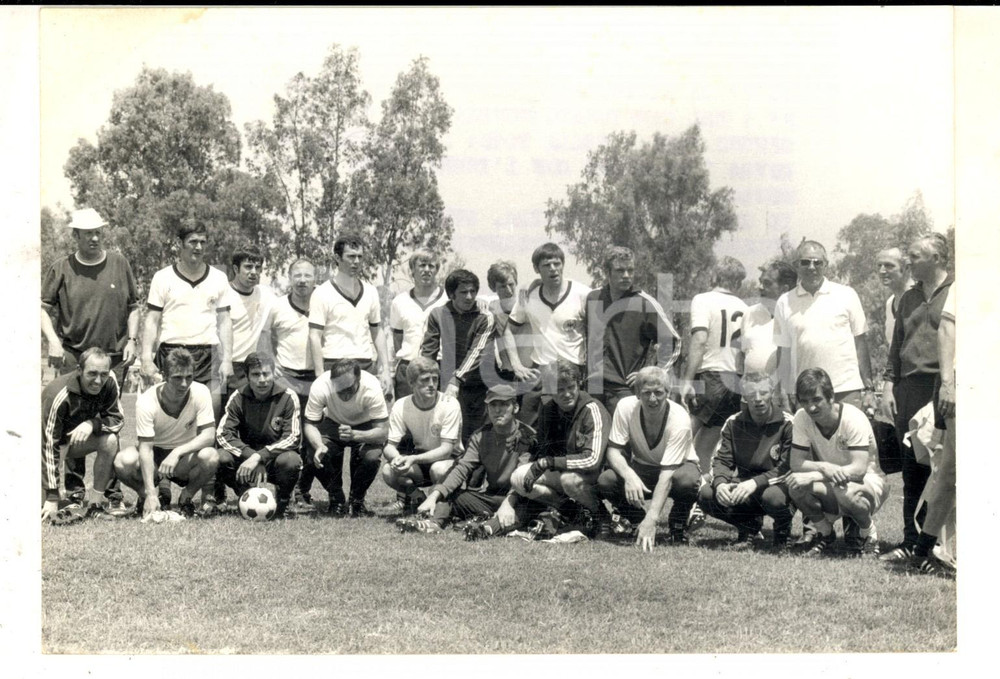 Fotografia d epoca originale 1970 MESSICO MONDIALI CALCIO La squadra tedesca con Gerd MULLER Foto 18x14 1