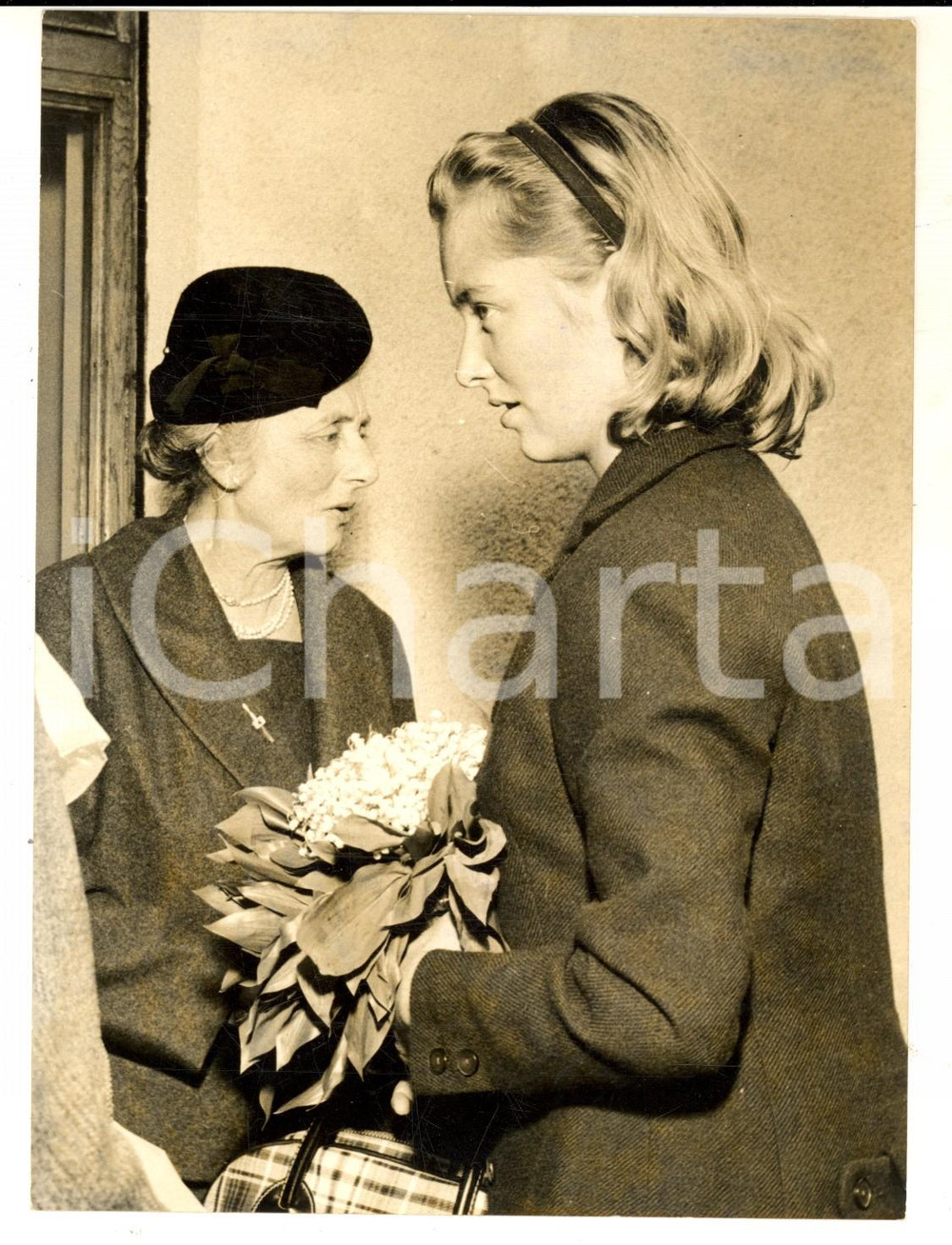 1959 MILANO Arrivo principessa Paola RUFFO DI CALABRIA con la madre *Foto