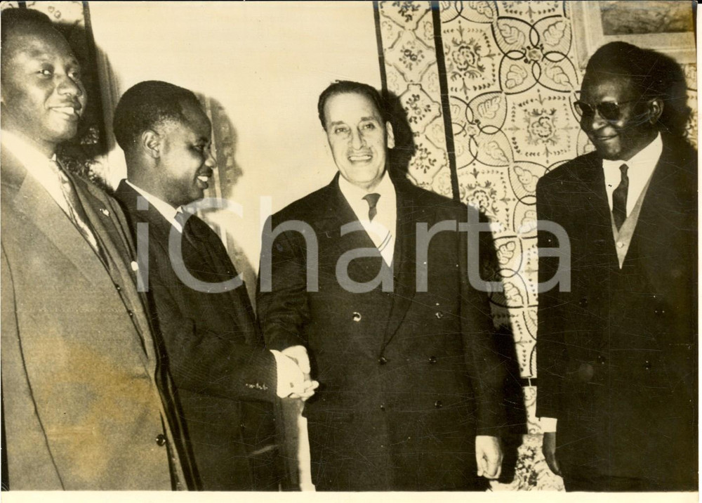 Fotografia d epoca originale 1960 TUNIS Ferhat ABBAS riceve Ahmadou AHIDJO, Hamani DIORI e Mamadou DIA Foto 1