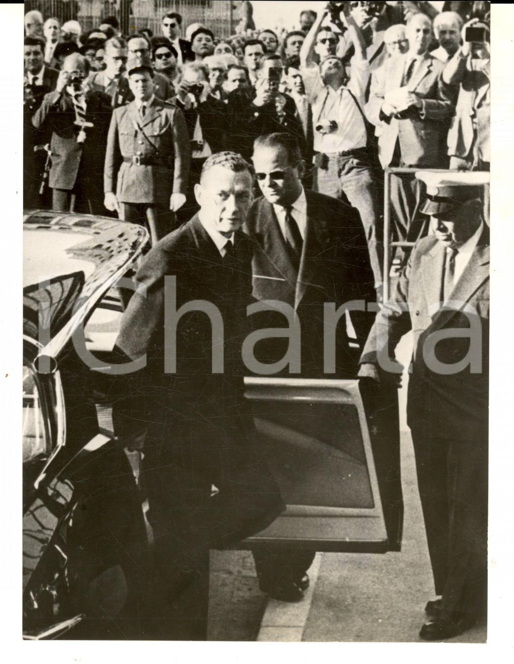 Fotografia d epoca originale 1959 GINEVRA Conferenza Ministri Esteri  Arrivo Maurice COUVE DE MURVILLE Foto 1