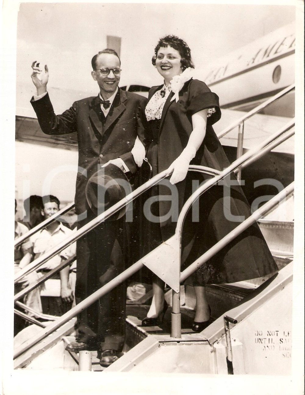 Fotografia d epoca originale 1953 NEW YORK William OATIS comes back home after 22 months in a czech jail Foto 1