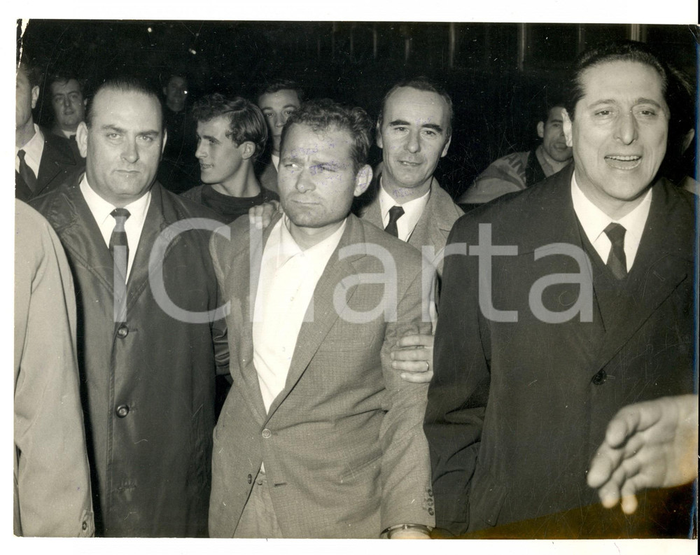 Fotografia d epoca originale 1965 MILANO Evasi Bruno MAGAGNIN Andrea BASIRICO  Ignazio GAMBINO arrestati FOTO 1
