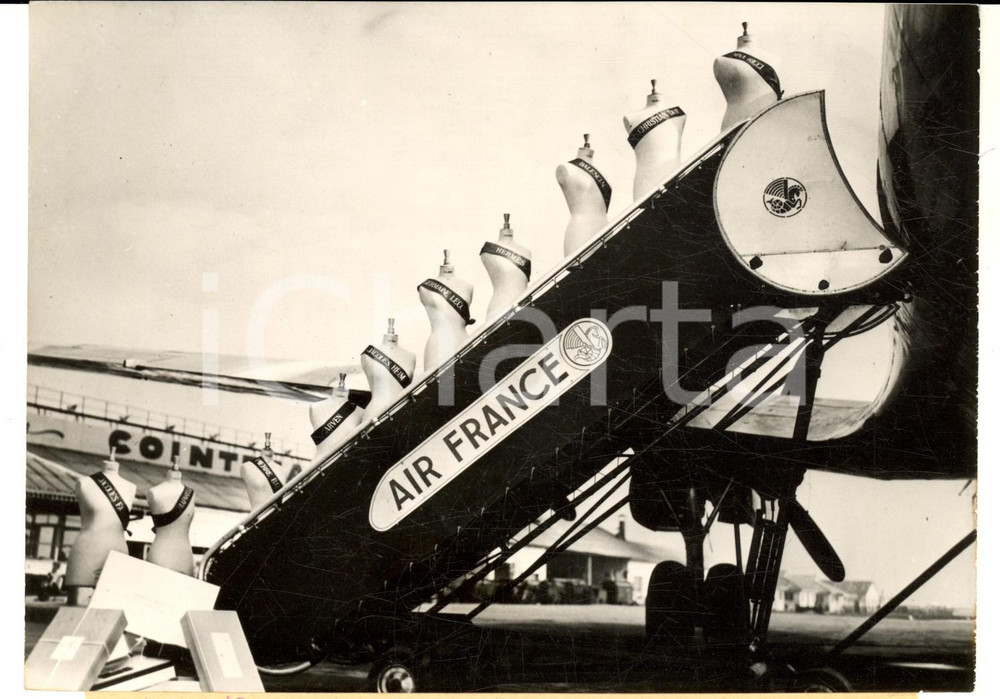 Fotografia d epoca originale 1958 PARIS Grandi stilisti francesi inviano modelli a New York Foto 18x13 1