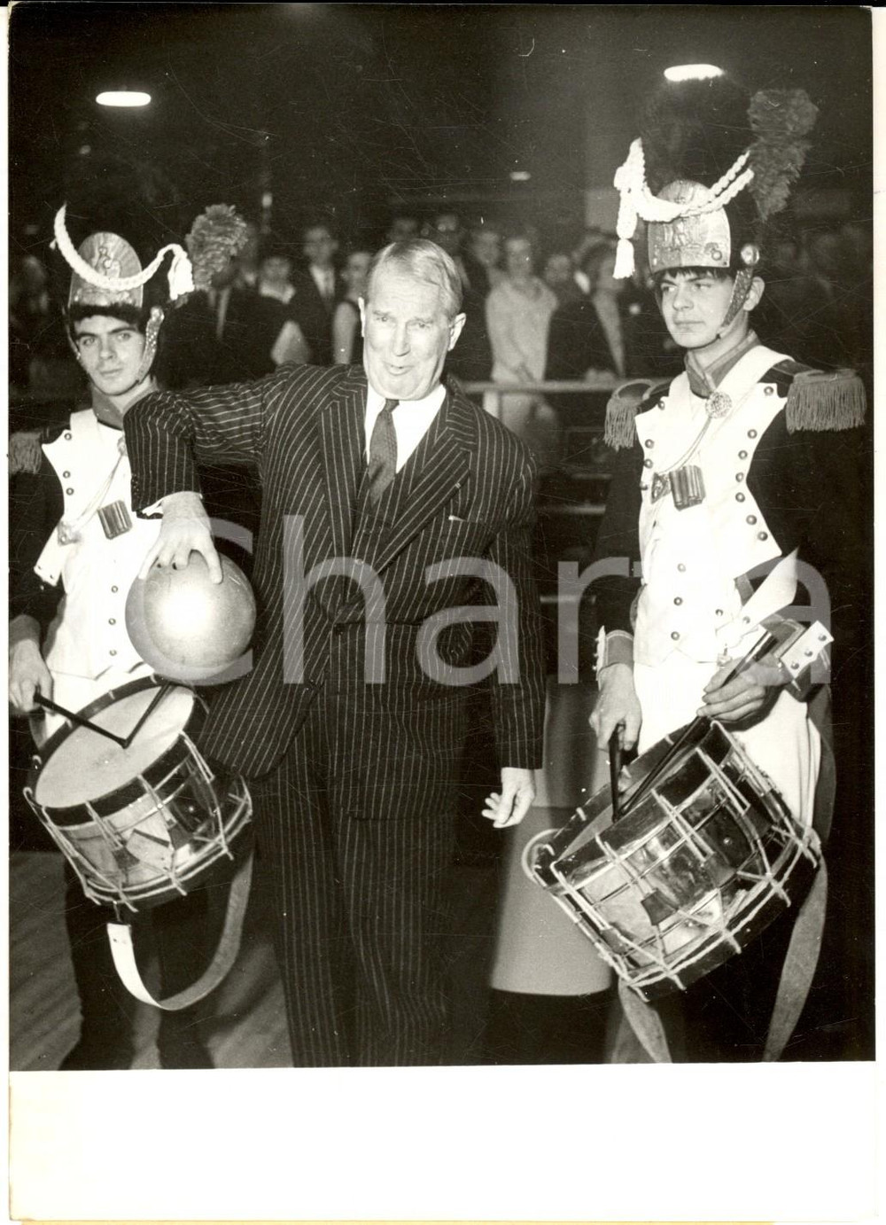 Fotografia d epoca originale 1960 PARIS BOIS DE BOULOGNE Inaugurazione del bowling  Maurice CHEVALIER Foto 1
