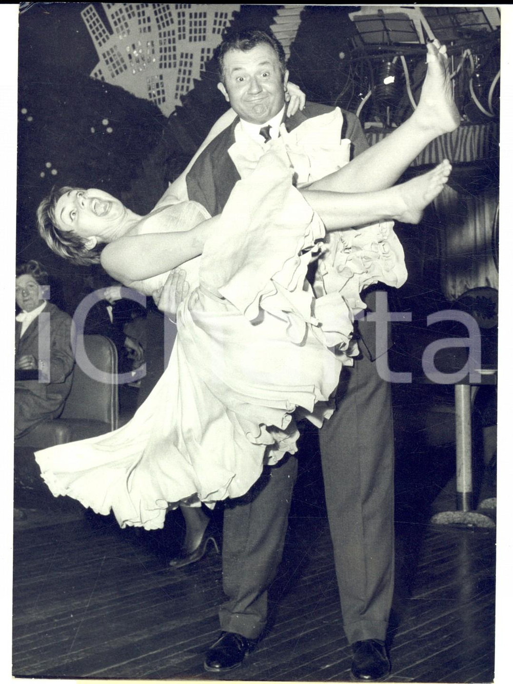 Fotografia d epoca originale 1952 CINEMA TÃªte folle Annie CORDY et Jean RICHARD dans le rockconga Photo 1