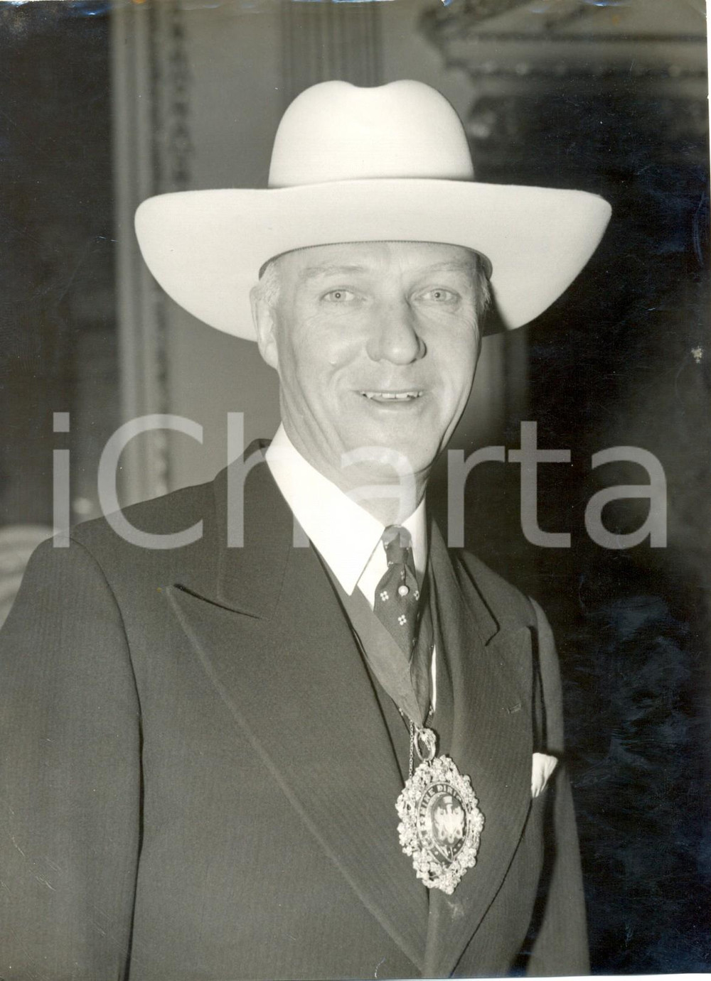 Fotografia d epoca originale 1958 LONDON Mansion House  Sir Denis TRUSCOTT wearing texas hat Photo 15x20 1