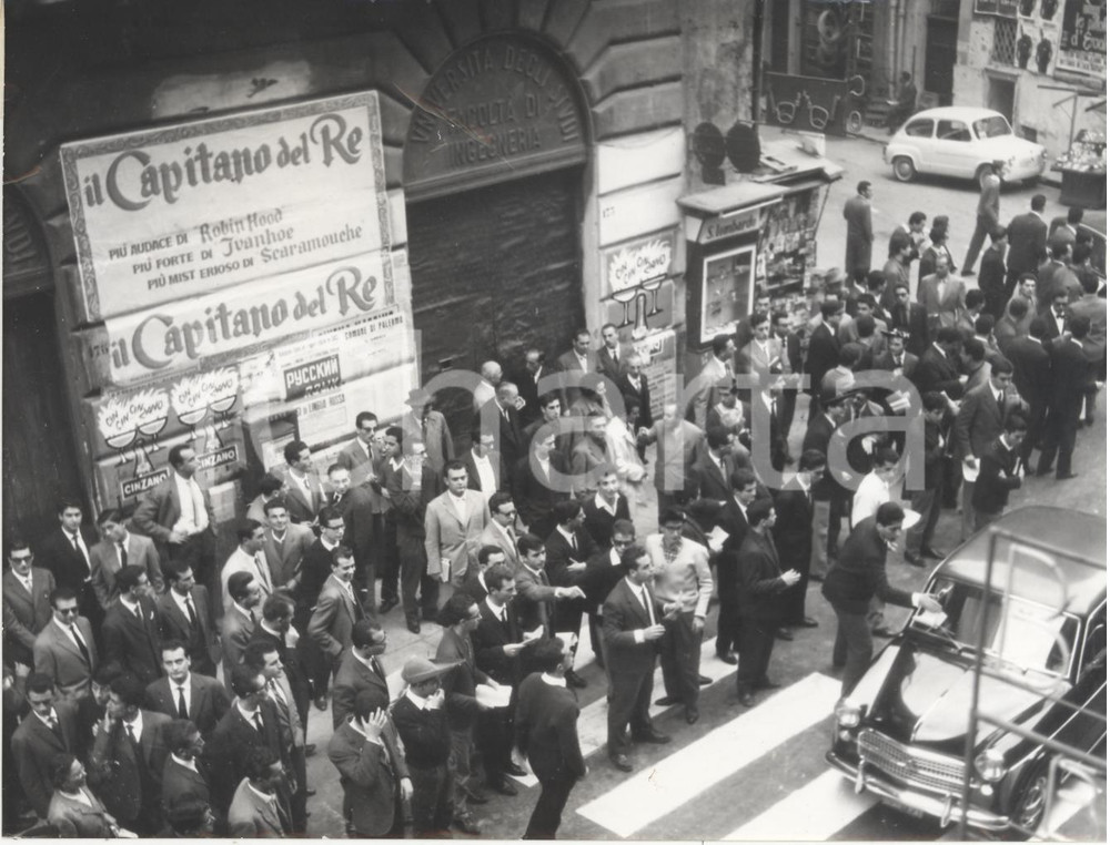 Fotografia d epoca originale 1960 PALERMO Sciopero a oltranza degli studenti di Ingegneria Fotografia 18x13 1